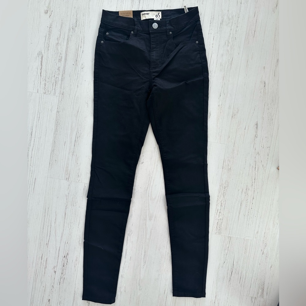 Garage black skinny jean brand new